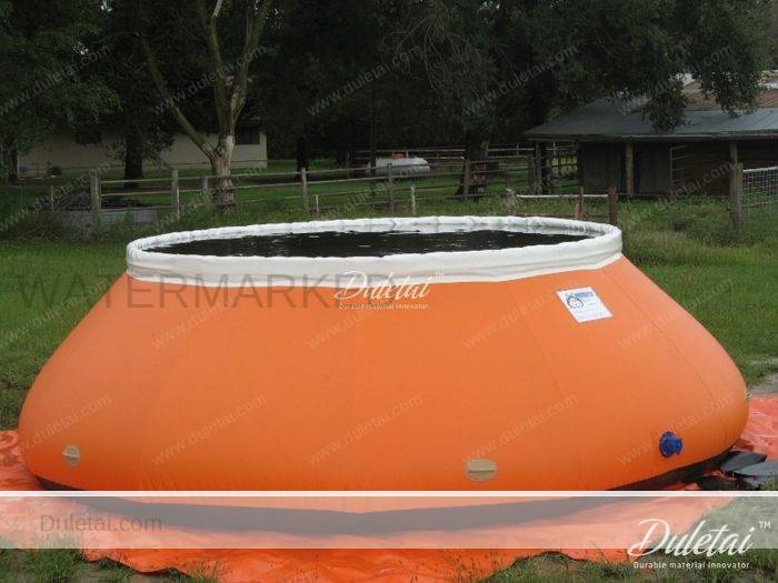 Inflatable water tanks